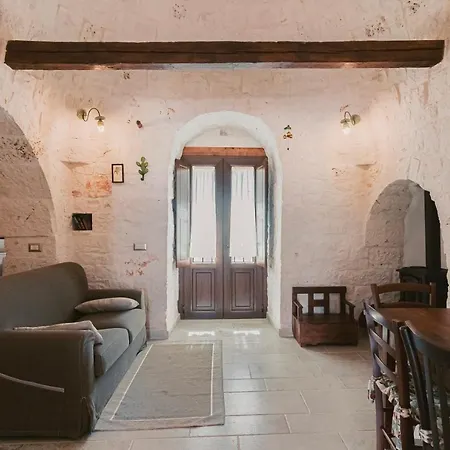 Trulli Tiche Cisternino